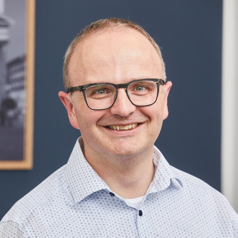 Dr. Dirk Simonis
